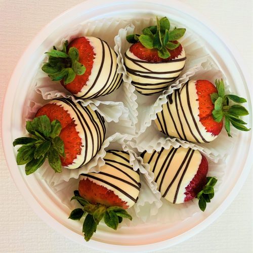Half Dozen White Chocolate Drizzle Berries